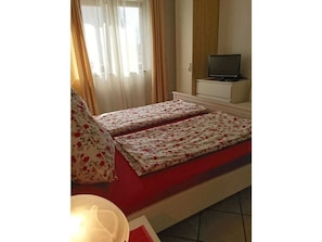 Room - Holiday Apartment With 1 Bedroom (Graefelfing)