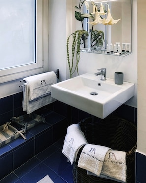 Bathroom - Charming Apartment in Duomo (Milan)