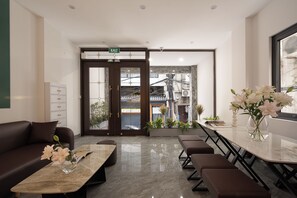 Reception - NESTi Serviced Apartments (Ngoc Ha)