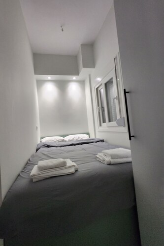 CITYCUBE 1 / MODERN MINIMAL STUDIO 5' FROM ARISTOTELOUS SQUARE