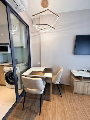 Dining - Room-spacious Luxe Room With Panoramic P (Pattaya)