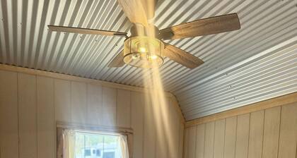 Standard Cabin - Pet Friendly! - Cozy cabin equipped with most necessities, sleeps 4.