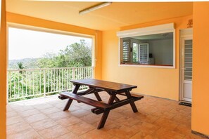 Outdoor dining - Spacious apartment (Le Marin)