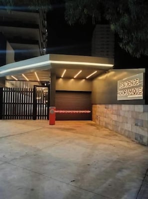 Property grounds - Dani's Sea Breeze (Oran)