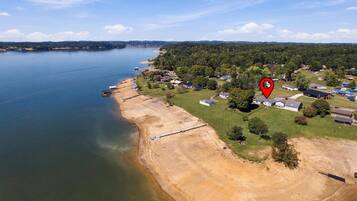Your private lakefront retreat in the heart of East Tennessee.