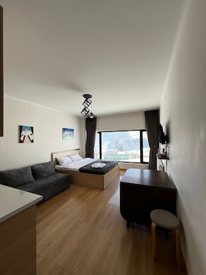 Room - Rezi's apartment (Kazbegi)
