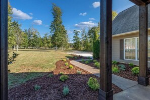 Property grounds - Blue Heron Lakehouse on Lake Guntersville l Private Dock & Fire Pit (Scottsboro)