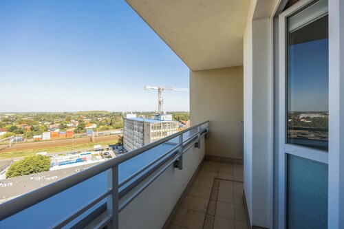 Comfortable Apartment with Air Conditioning | 2 Bedrooms | Garage