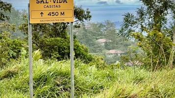 Señal de Sal Vida Casitas con una altitud de 450 metros.