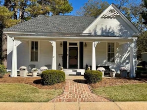 Exterior - Historic Cottage near MSU, Old Waverly & Mossy Oak (West Point)