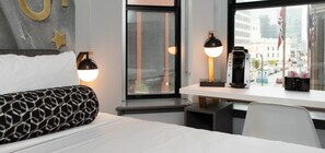 Unclassified image, 5 of 7, button - Luxury King 1-bedroom hotel in the heart of Downtown St. Louis (St. Louis)
