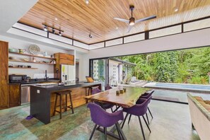 Dining - Villa Shanti- Private Jungle Hideaway on 2 Acres (Sámara)