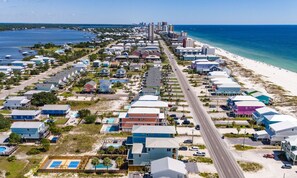 Explore the coastline and discover the charm of seaside living.. - 8BR Beach House | Heated Pool + Pickleball (Gulf Shores)
