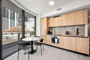 Dining room - 501 First Loft Balcony by Palermo Home (Miami)