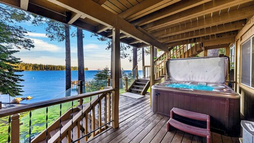 Meeks Bay Chalet by Avantstay Lakefront Retreat Boat Dock + Hot Tub Near Beach