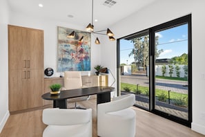 Interior - NEW 2026 Scottsdale Resort Pickleball,Golf, Basketball, Batting Cage, pool & BBQ (Scottsdale)