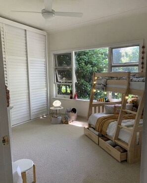 Room - Avalon home flat 5 minute stroll to village (Avalon Beach)