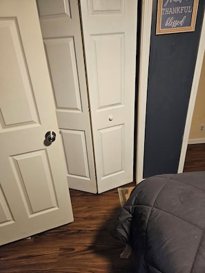 Interior - Cozy 1-bedroom apartment in amazing Clinton with AC (Clinton)