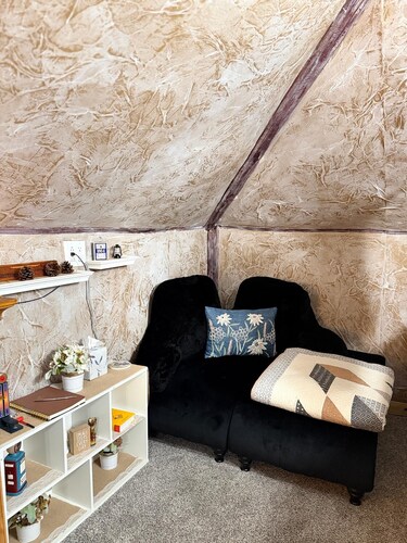 Grandpa's Attic - Studio Apartment near Medora & DSU