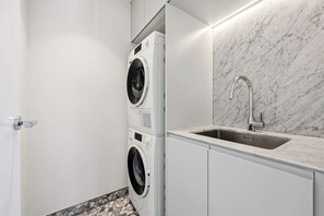 Interior - Architect-Designed 3-Bed by Bondi Beach (Bondi Beach)