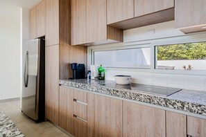 Private kitchen - Serene, Contemporary Retreat with Plunge Pool (Playa Avellanas)