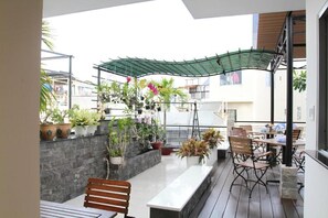 Outdoor dining - Ngoc Minh Hotel (Ben Thanh)