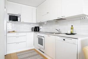 Kitchen - Modern City Apartment, Sauna By Lapland Host (Rovaniemi)