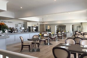 Dining - Commodore Hotel (Bideford)