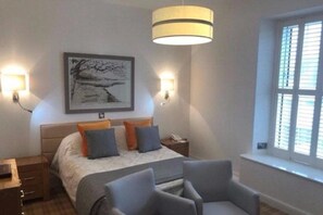 Room - Commodore Hotel (Bideford)