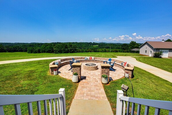 Blue Fire Trail Blue Ridge Views - Near Mt Airy & Wine Trail - Latest Reviews, Deals ...