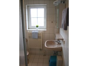 Bathroom - Koch - From the Vines to the Wadden Sea (Wittmund)