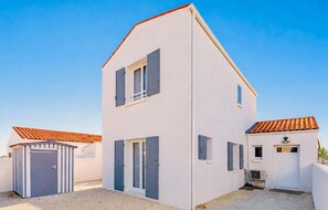 House - Gorgeous home in Saint-Denis-d'Oléron with WiFi (Saint-Denis-d'Oléron)