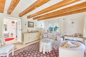 Living area - Waldromantik Vacation Home (Elmstein)