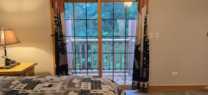 Room - Remodeled Condo  ½ Mile to Starved Rock  Resort Amenities (North Utica)
