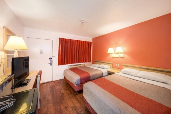 Bedroom - 2 full beds | smoking, micfridge (GREENVILLE)