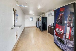 Floor plan - 2 full beds | smoking, micfridge (GREENVILLE)