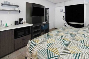 Bedroom - 1 King Bed | Non-Smoking, Kitchen (Mesquite)