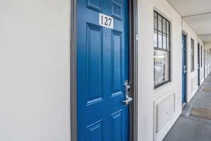 Außenseite Ferienhaus [Sommer]