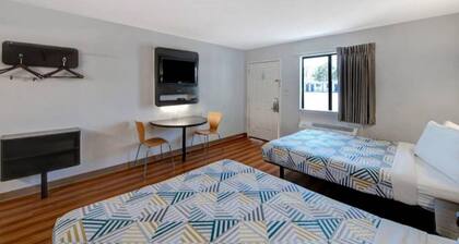 2 Queen Beds | Non-Smoking