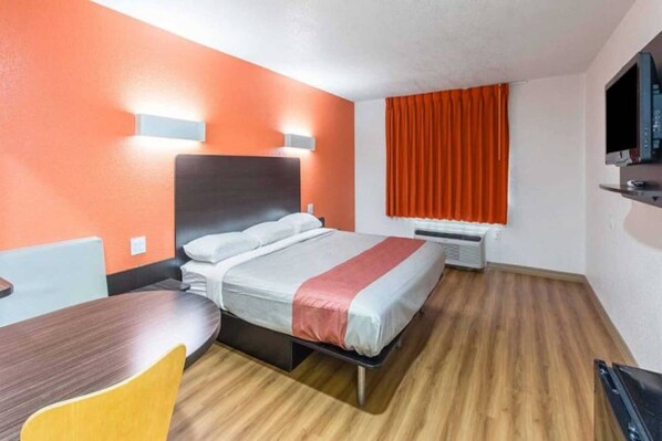 Bedroom - 1 King Bed | Non-Smoking, Micfridge (HUTCHINS)