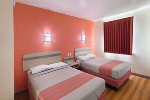 Bedroom - Cozy 2 Full Bed|Pool|Free Parking (Terrell)