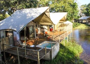 Terrace/patio - VIEW MAPOPOMA VICTORIA FALLS HOTEL (Victoria Falls)