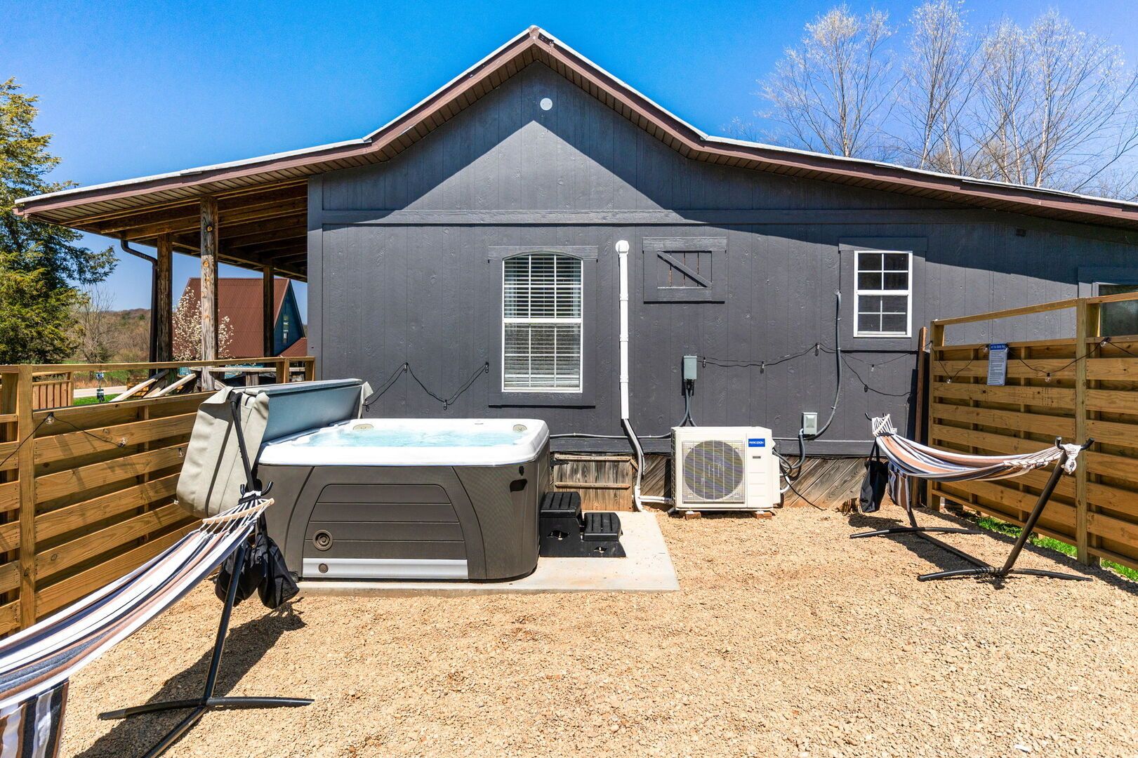 Hot Tub / whirlpool bath (Outdoor)