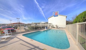 Piscina del hotel