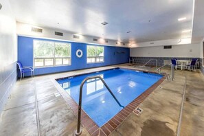 Pool - 1 King Bed | Mobil Access Tub Nsmk Micfridg (New Braunfels)