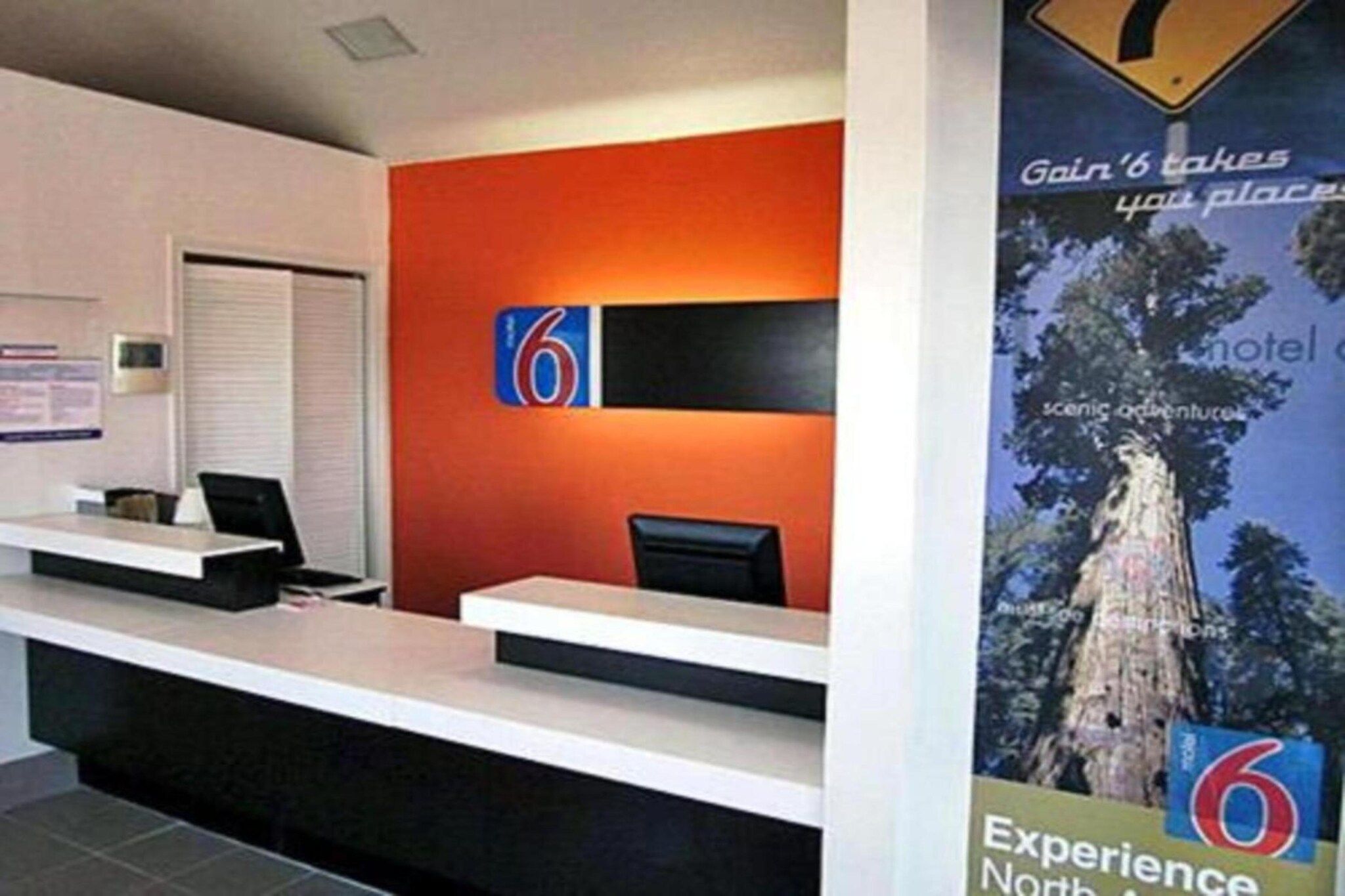 Entrance / Reception
