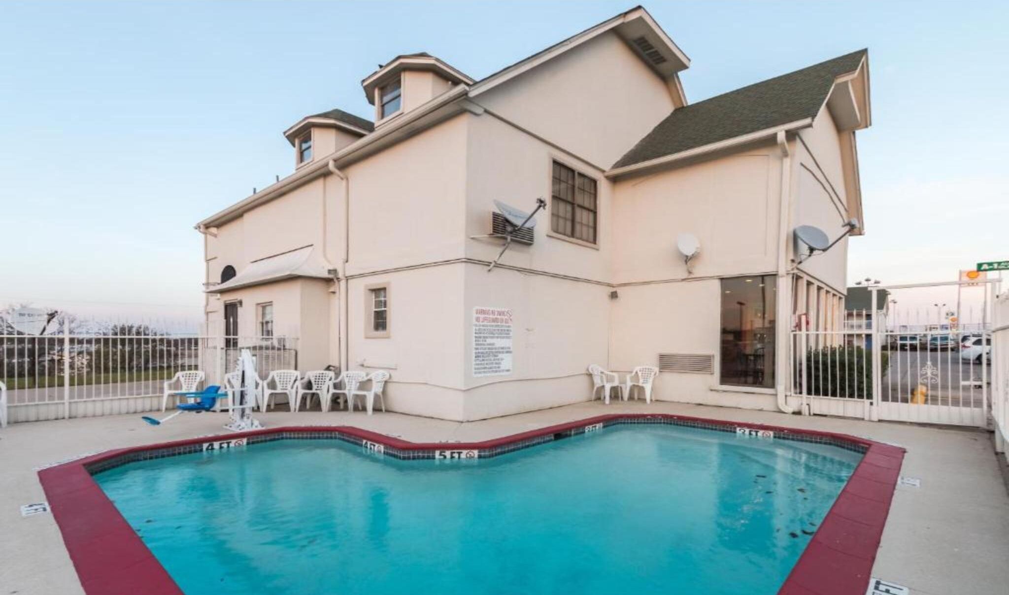 Holiday Home Swimming Pool