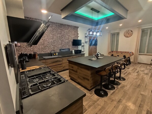 Unclassified image, 1 of 22, button - Vrbo Property (Esnandes)