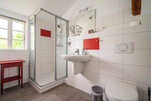 Bathroom - Hotel Bolter Mühle - Double Room in a Beautiful, Peaceful Location Near Lake Müritz (Rechlin)
