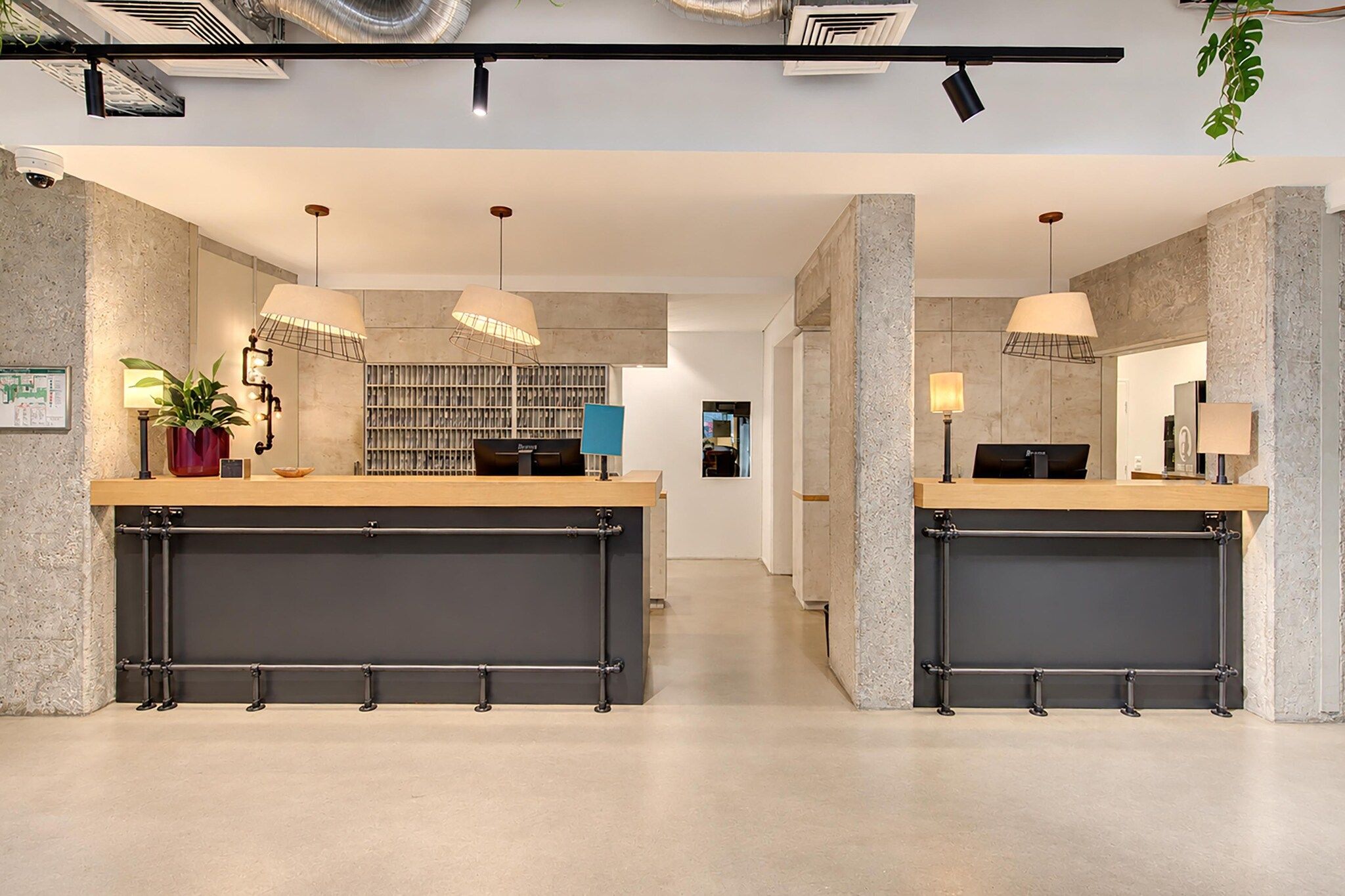 Entrance / Reception